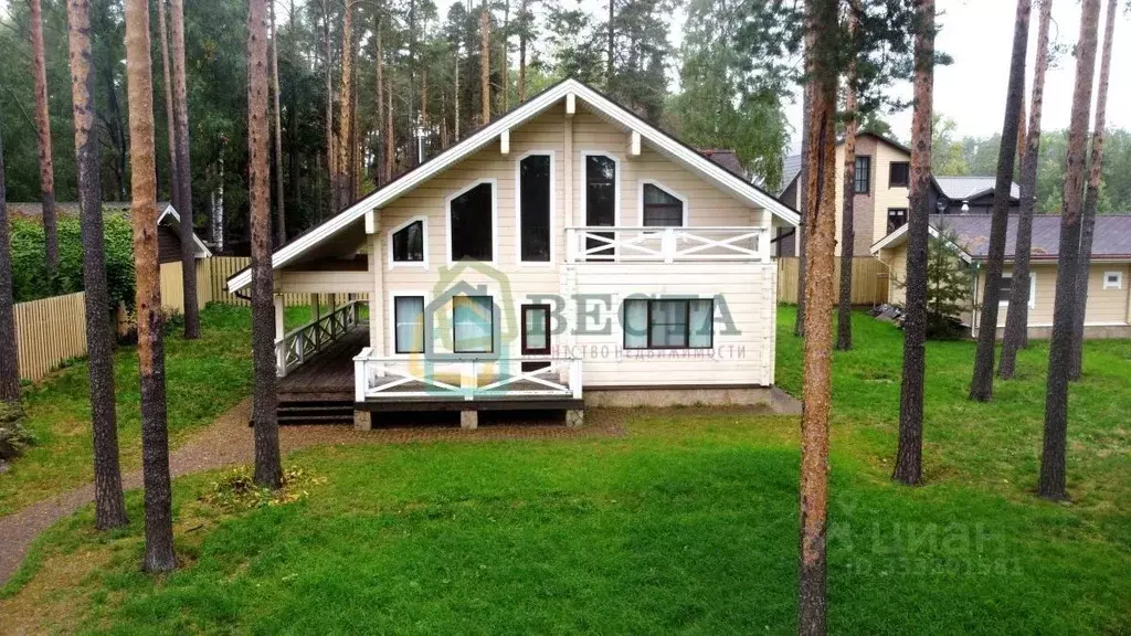 Дом в Ленинградская область, Выборгский район, Рощино городской ... - Фото 1