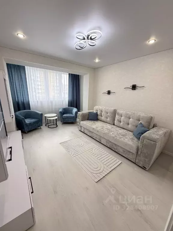 1-к кв. Брянская область, Брянск ул. Имени О.С. Визнюка, 10 (37.0 м) - Фото 1