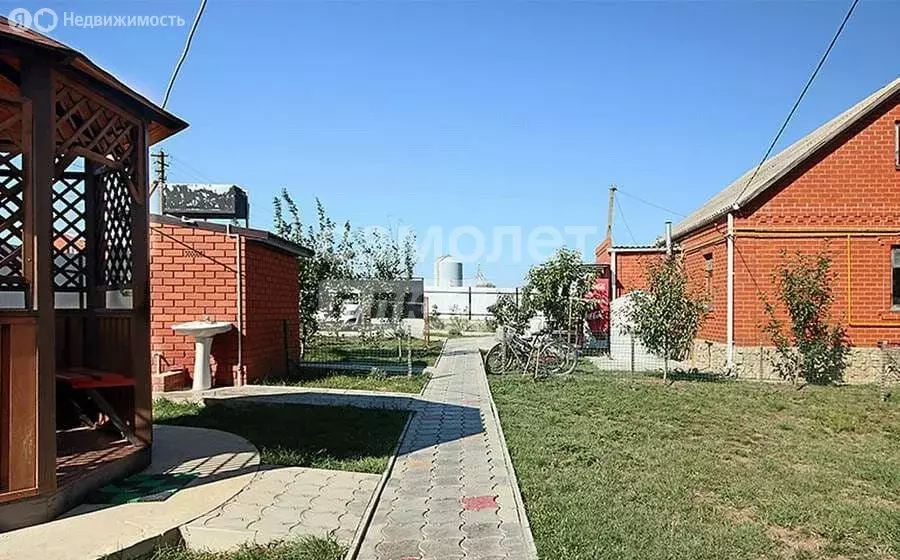 Дом в станица Голубицкая, Кубанская улица, 25 (316 м) - Фото 0
