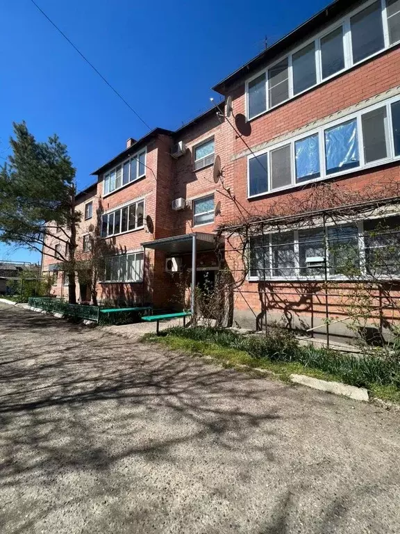 3-к кв. Краснодарский край, Новокубанск Спортивная ул., 50А (68.1 м) - Фото 1