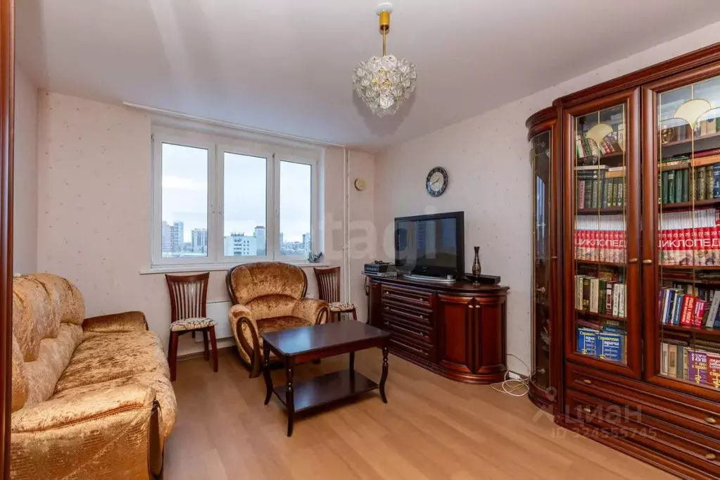 2-к кв. Свердловская область, Екатеринбург ул. Шевелева, 7 (71.8 м) - Фото 0