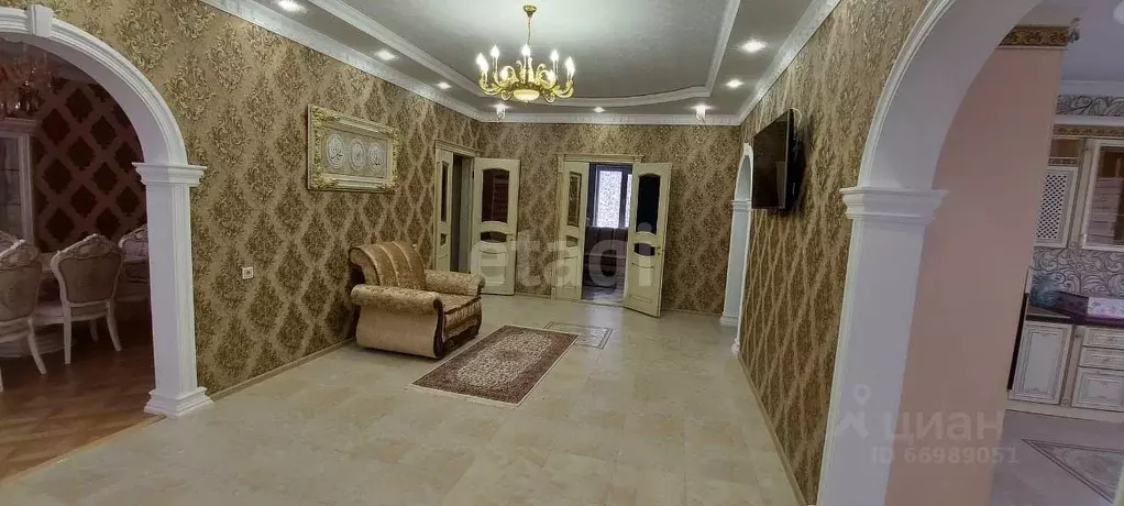 Дом в Ингушетия, Назрань ул. Рязанская (600.0 м) - Фото 1