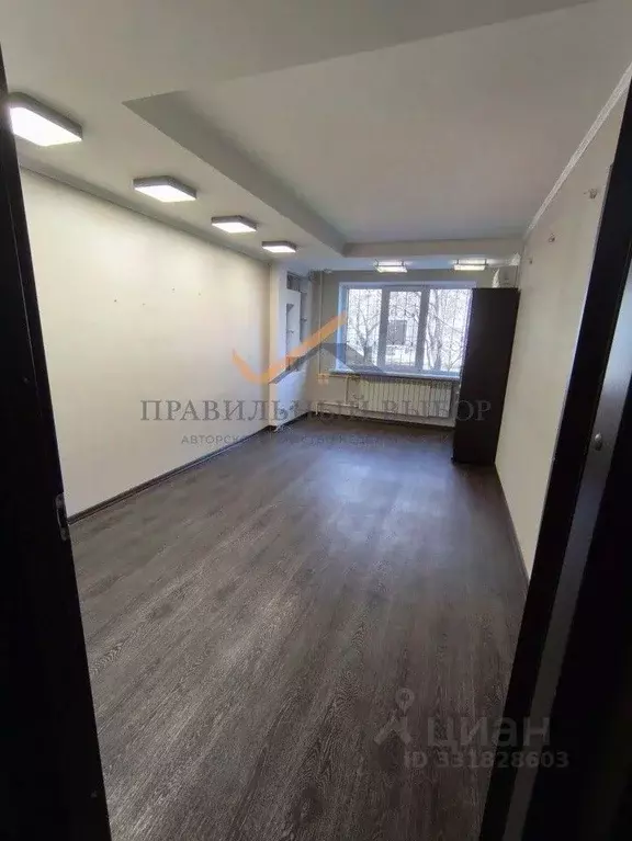 Офис в Оренбургская область, Оренбург Тракторная ул., 33 (110 м) - Фото 1