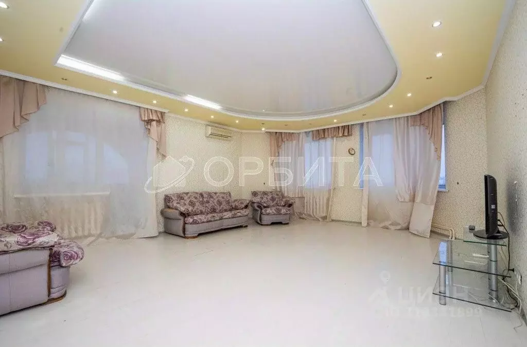 2-к кв. Тюменская область, Тюмень ул. Московский Тракт, 179к2 (91.0 м) - Фото 0