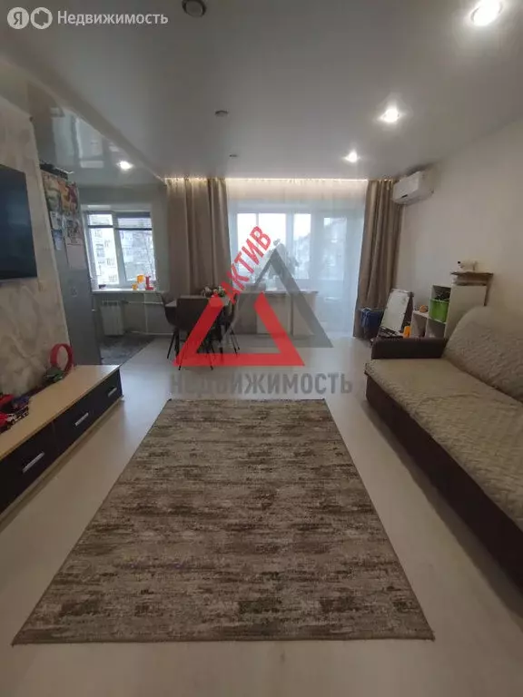 3-комнатная квартира: Каменск-Уральский, проспект Победы, 36 (56.9 м) - Фото 1