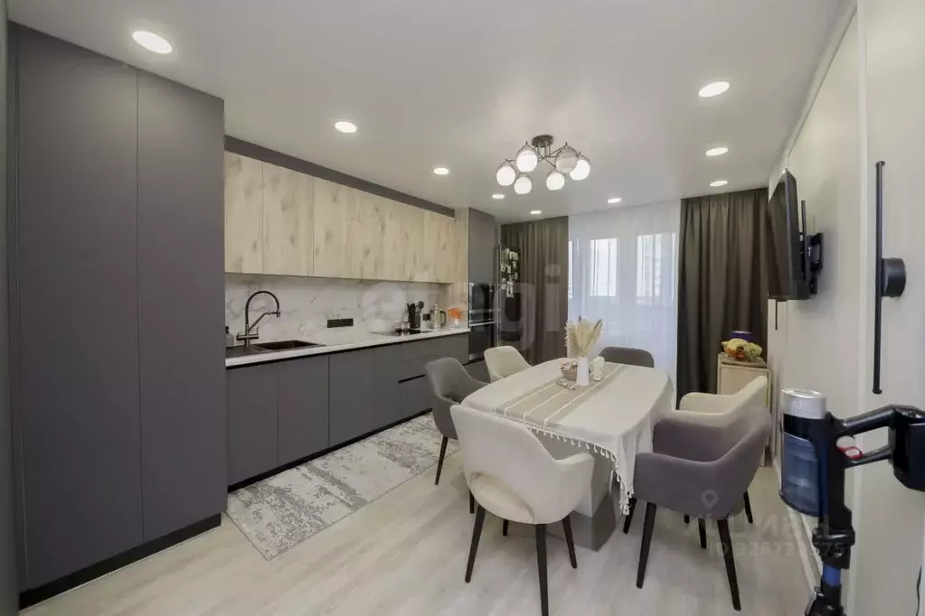 3-к кв. Тюменская область, Тюмень ул. Монтажников, 42 (86.7 м) - Фото 1