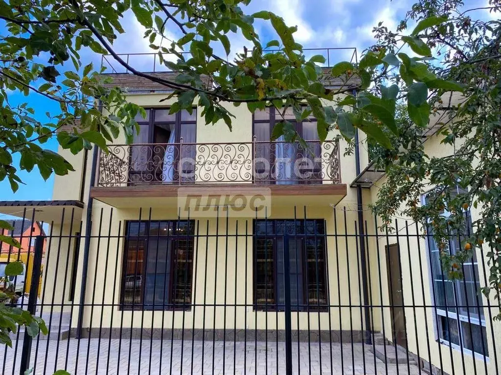 Дом в Краснодарский край, Абинск ул. Лузана, 106 (136 м) - Фото 1