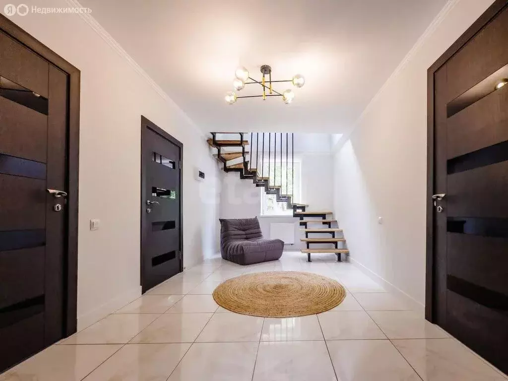 Дом в Балтийск, посёлок Павлово, улица Бурденко (230 м) - Фото 1