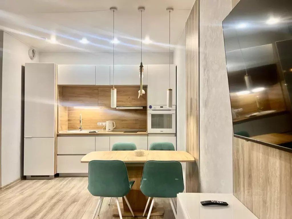 2-к кв. Свердловская область, Екатеринбург ул. Первомайская, 60 (52.0 ... - Фото 1