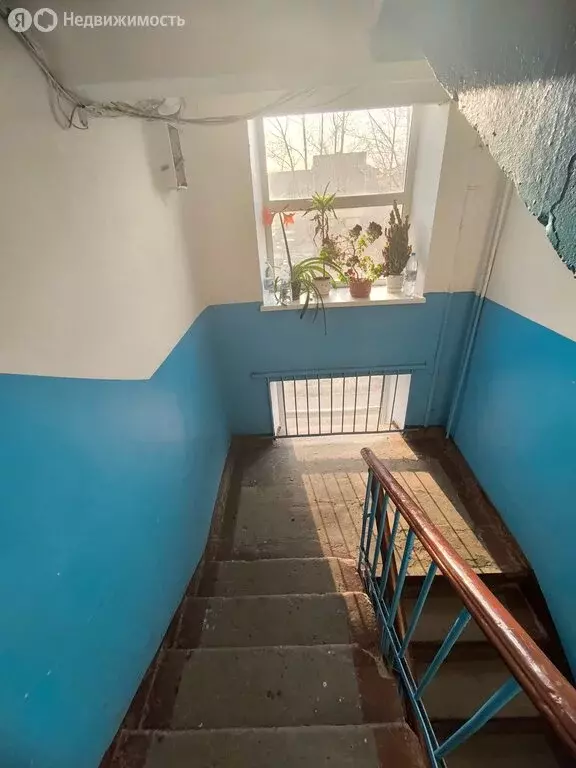 3-комнатная квартира: Омск, улица Петра Ильичёва, 1 (42 м) - Фото 1