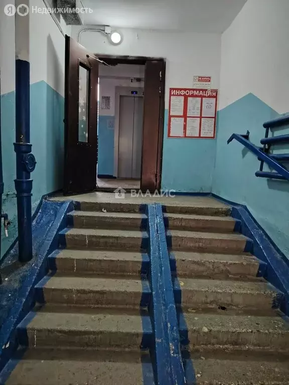 3-комнатная квартира: Барнаул, улица Сухэ-Батора, 9 (59.3 м) - Фото 2