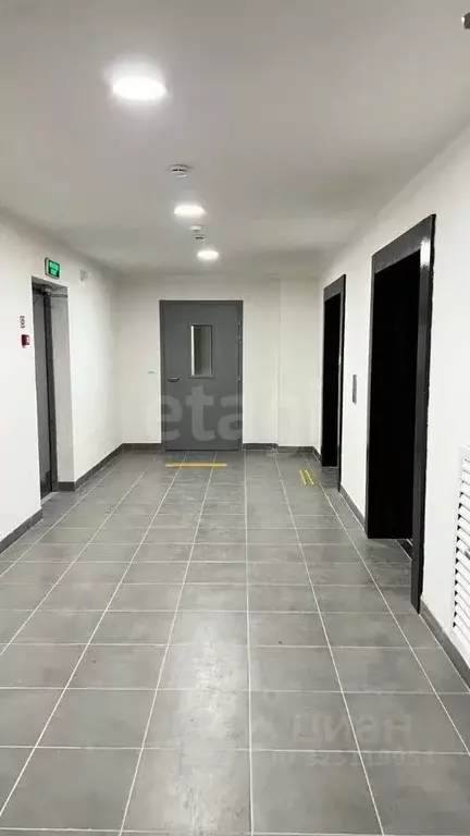 Студия Сахалинская область, Южно-Сахалинск ул. Имени Владимира ... - Фото 1