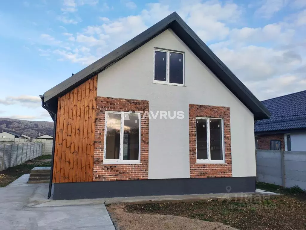 Дом в Крым, Симферопольский район, Добровское с/пос, с. Перевальное  ... - Фото 2