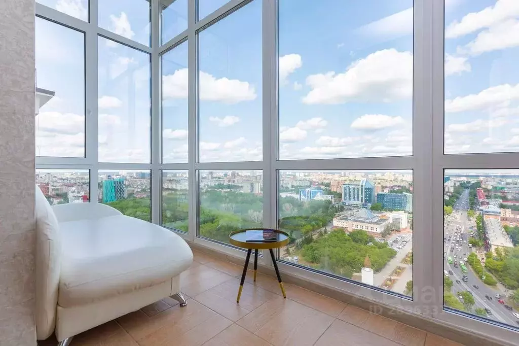 1-к кв. Тюменская область, Тюмень ул. Малыгина, 90 (64.0 м) - Фото 1