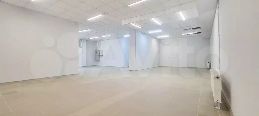 Отдельный вход, 1-й этаж, трафик к метро, от 87 до - Фото 0