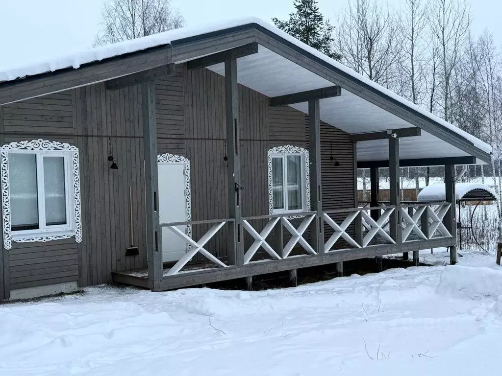 Дом в Новгородская область, Любытинское с/пос, д. Бор 129 (150 м) - Фото 1