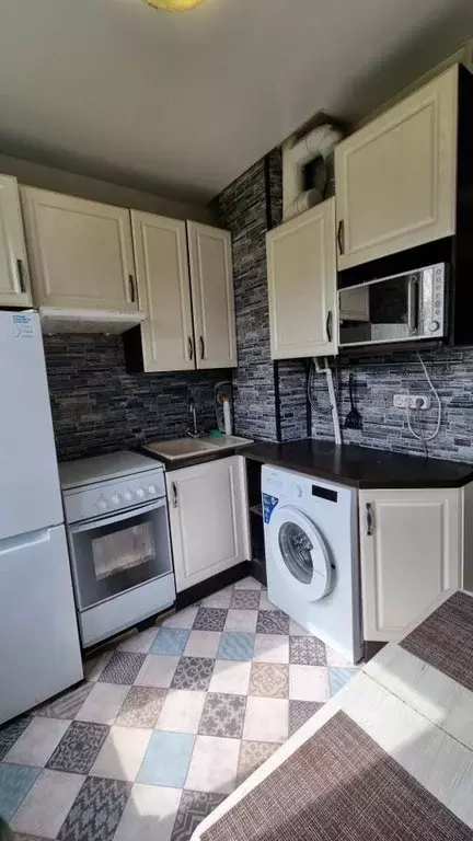 2-к кв. Московская область, Щелково ул. Комарова, 7 (47.0 м) - Фото 1