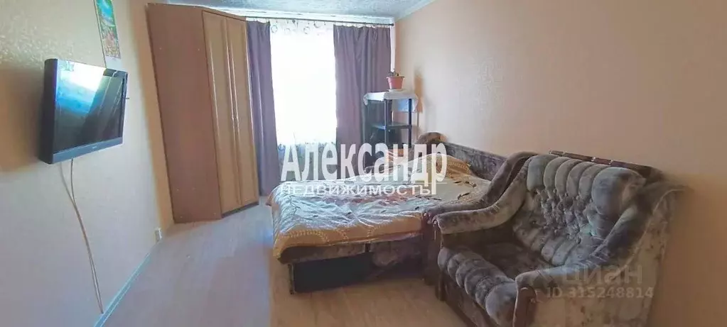 2-к кв. Ленинградская область, Лодейнопольское городское поселение, д. ... - Фото 0