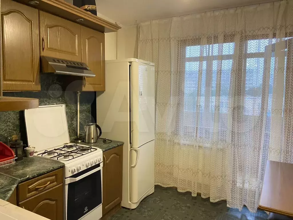1-к. квартира, 40 м, 4/10 эт. - Фото 0