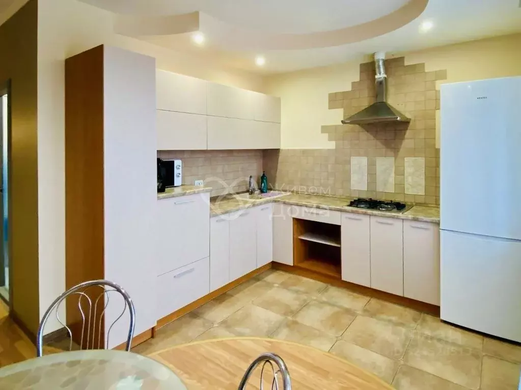 2-к кв. Волгоградская область, Волгоград ул. Карла Либкнехта, 21 (79.0 ... - Фото 1