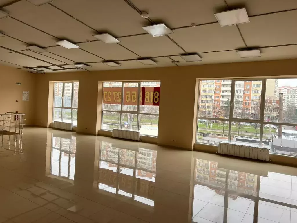 Торговая площадь в Краснодарский край, Краснодар Юбилейный мкр, просп. ... - Фото 2