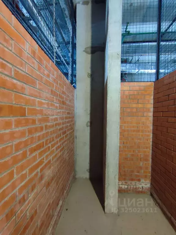 Гараж в Санкт-Петербург ул. Среднерогатская, 11к2 (4 м) - Фото 2