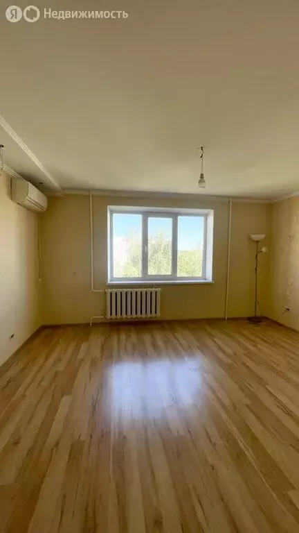 3-комнатная квартира: Нижнекамск, улица Мурадьяна, 28 (65 м) - Фото 1