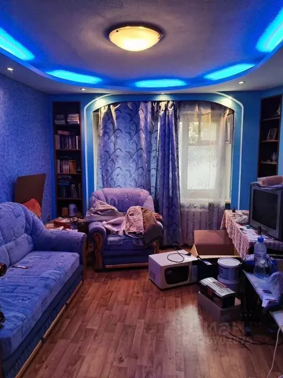 Комната Ленинградская область, Луга просп. Кирова, 87 - Фото 1