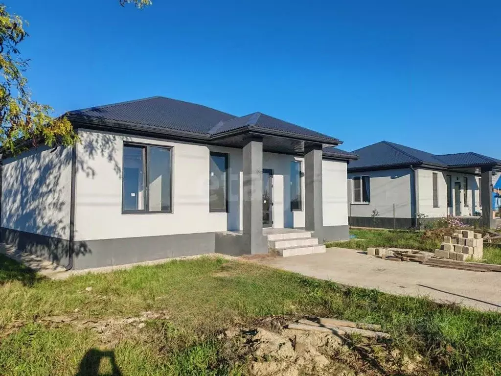 Дом в Краснодарский край, Темрюк Труженик СОТ, ул. Весенняя (95 м) - Фото 1