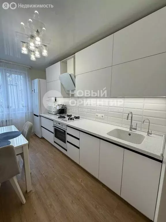 3-комнатная квартира: Верхняя Пышма, улица Уральских Рабочих, 48А ... - Фото 1