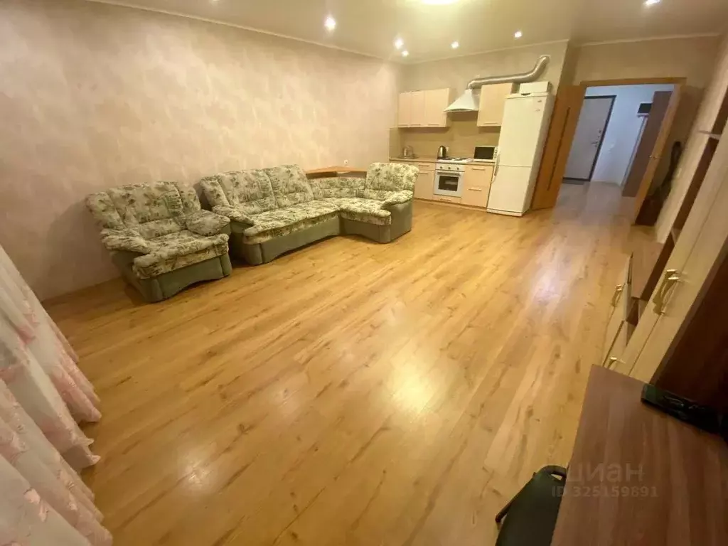 Студия Челябинская область, Челябинск ул. Братьев Кашириных, 119 (52.0 ... - Фото 1