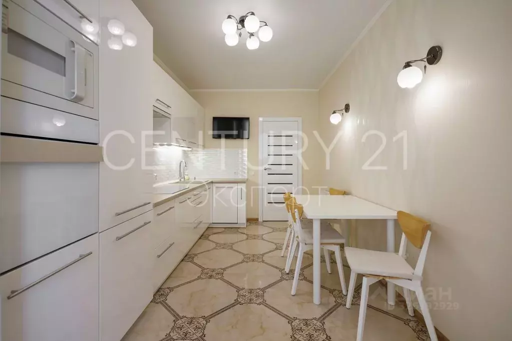 2-к кв. Калининградская область, Калининград Осенняя ул., 4 (69.7 м) - Фото 1