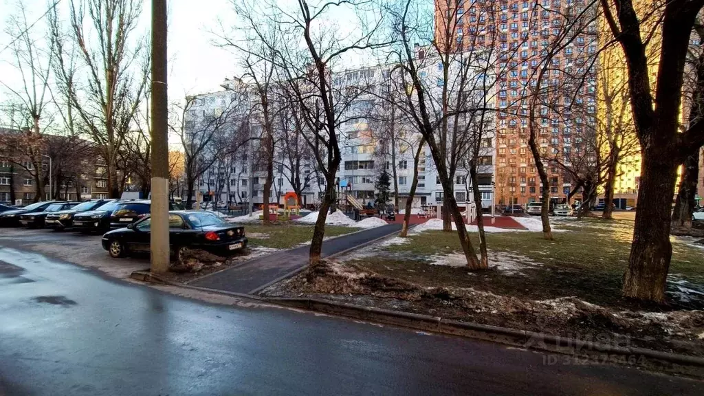 Комната Москва 3-я Карачаровская ул., 4К1 (14.8 м) - Фото 0