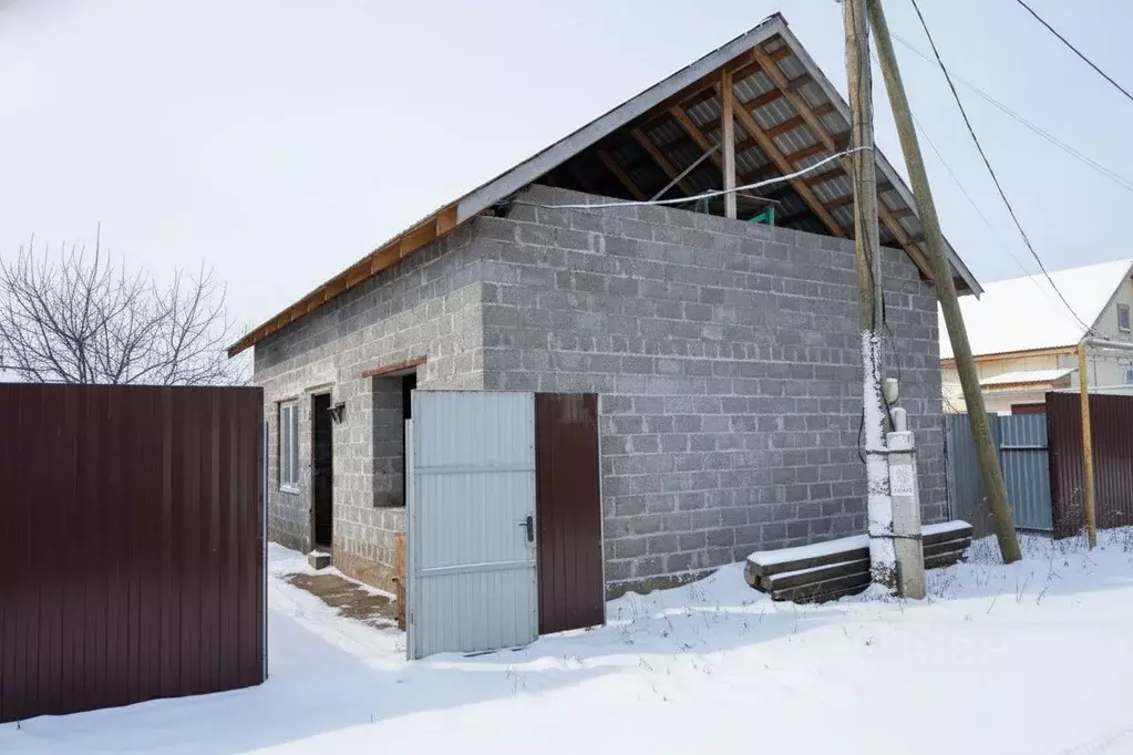 Дом в Оренбургская область, Оренбургский район, Нежинский сельсовет, ... - Фото 1