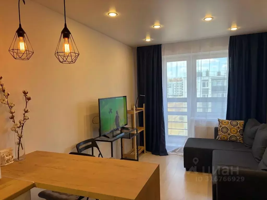 2-к кв. Карелия, Петрозаводск проезд Вьюжный, 4 (40.0 м) - Фото 0