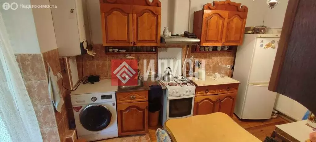 Дом в Судак, Коммунальная улица (213 м) - Фото 2