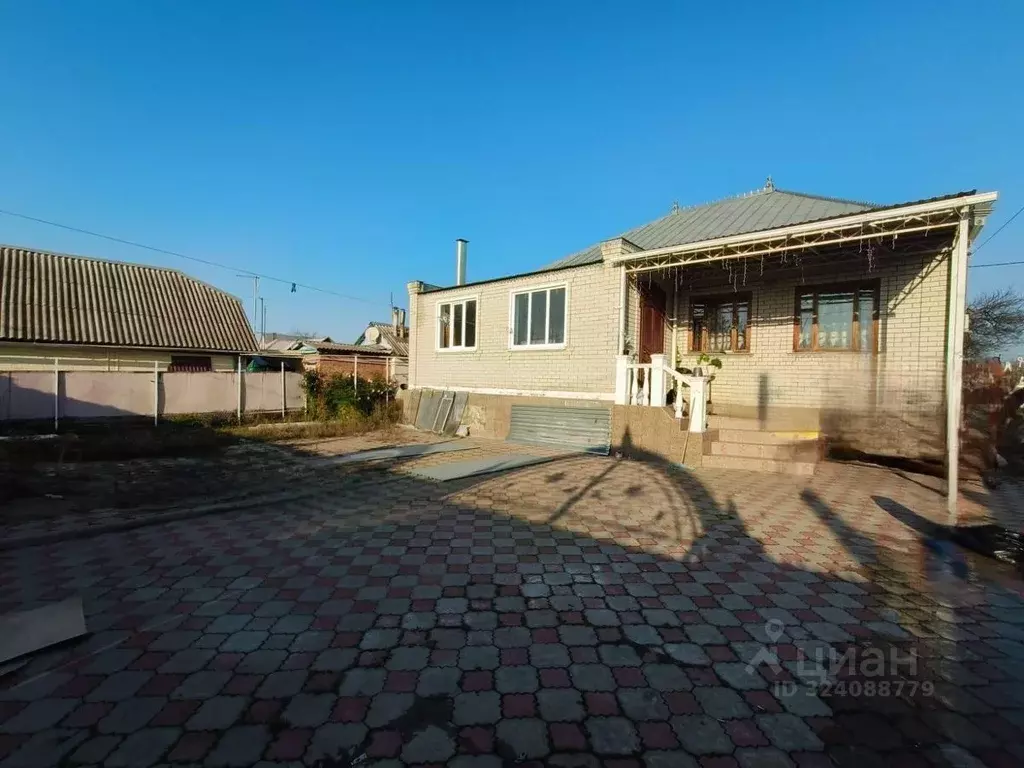 Дом в Краснодарский край, Лабинск ул. Горького (165 м) - Фото 2