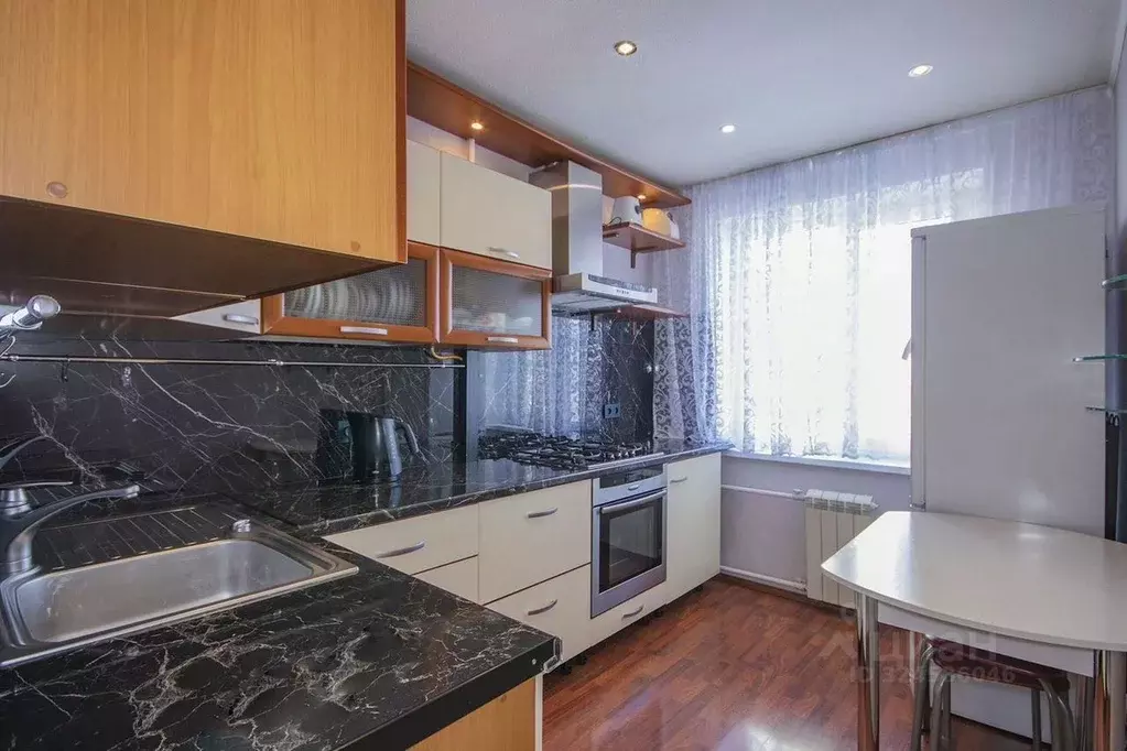 3-к кв. Свердловская область, Екатеринбург ул. Билимбаевская, 33 (63.0 ... - Фото 1