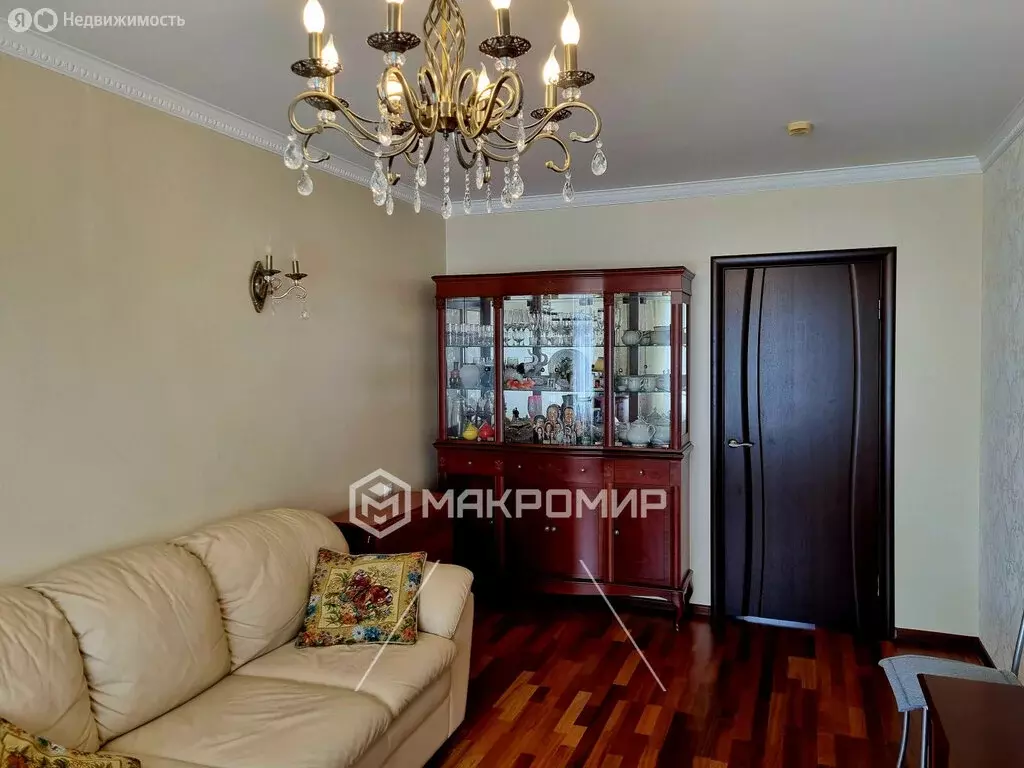 3-комнатная квартира: Санкт-Петербург, улица Бадаева, 8к2 (77.47 м) - Фото 1