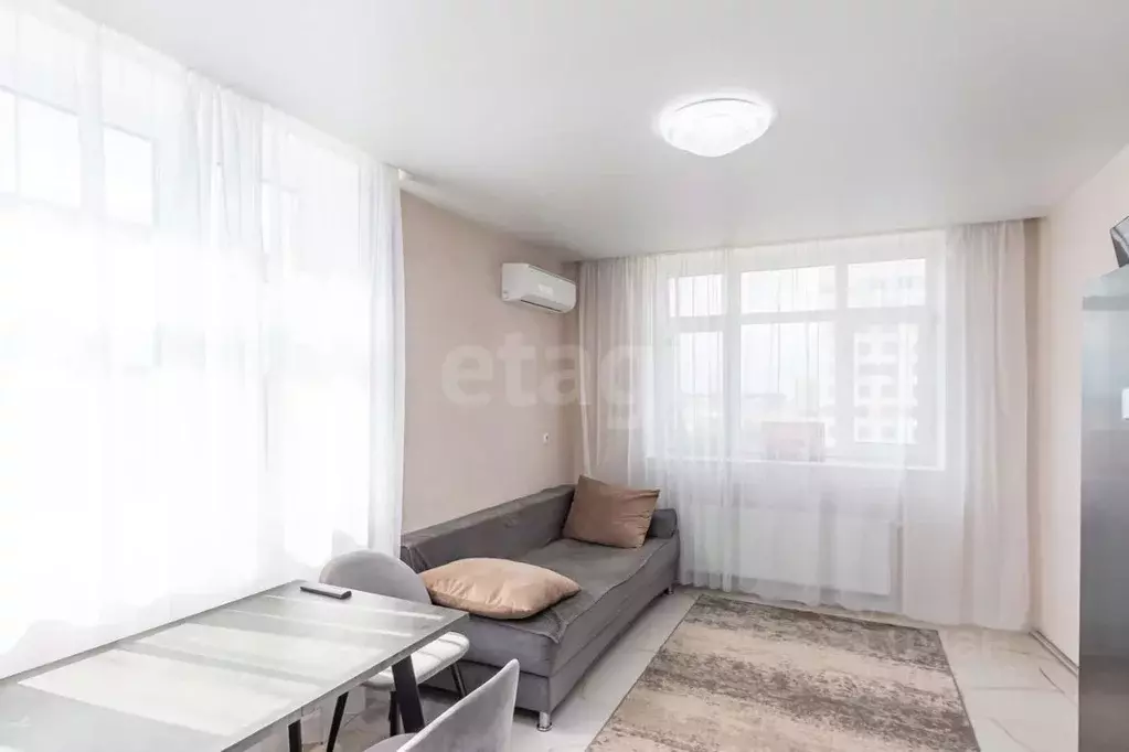 2-к кв. Тюменская область, Тюмень ул. Первооткрывателей, 6 (53.1 м) - Фото 1