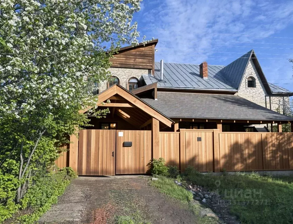 Коттедж в Алтайский край, Барнаул Геодезическая ул., 138 (395 м) - Фото 1