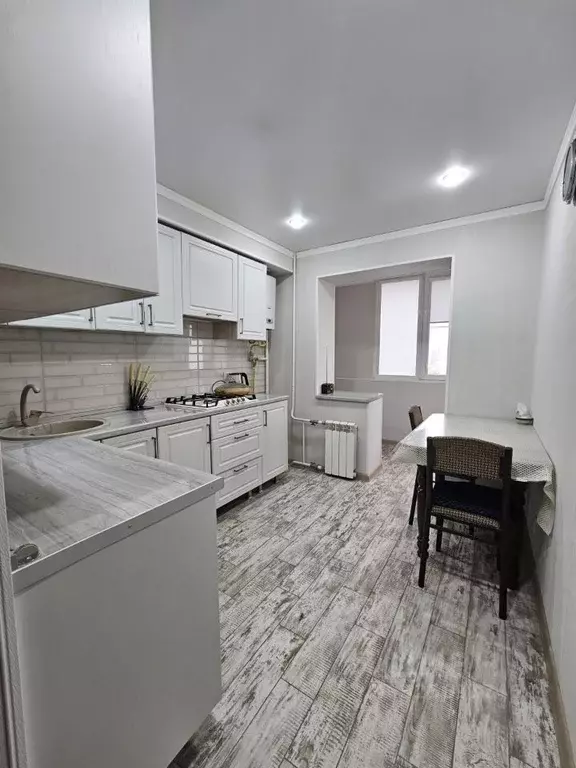 3-к кв. Кабардино-Балкария, Нальчик Самотечная ул., 35 (70.2 м) - Фото 0