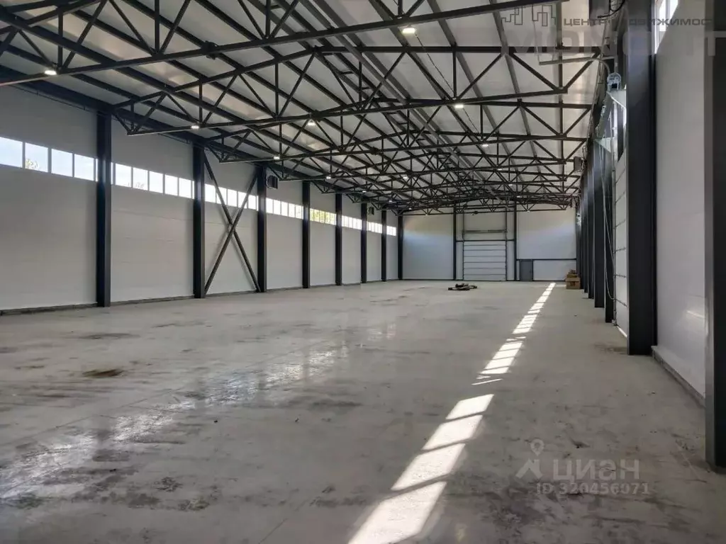 Склад в Свердловская область, Екатеринбург ул. Черняховского, 68 (1000 ... - Фото 1