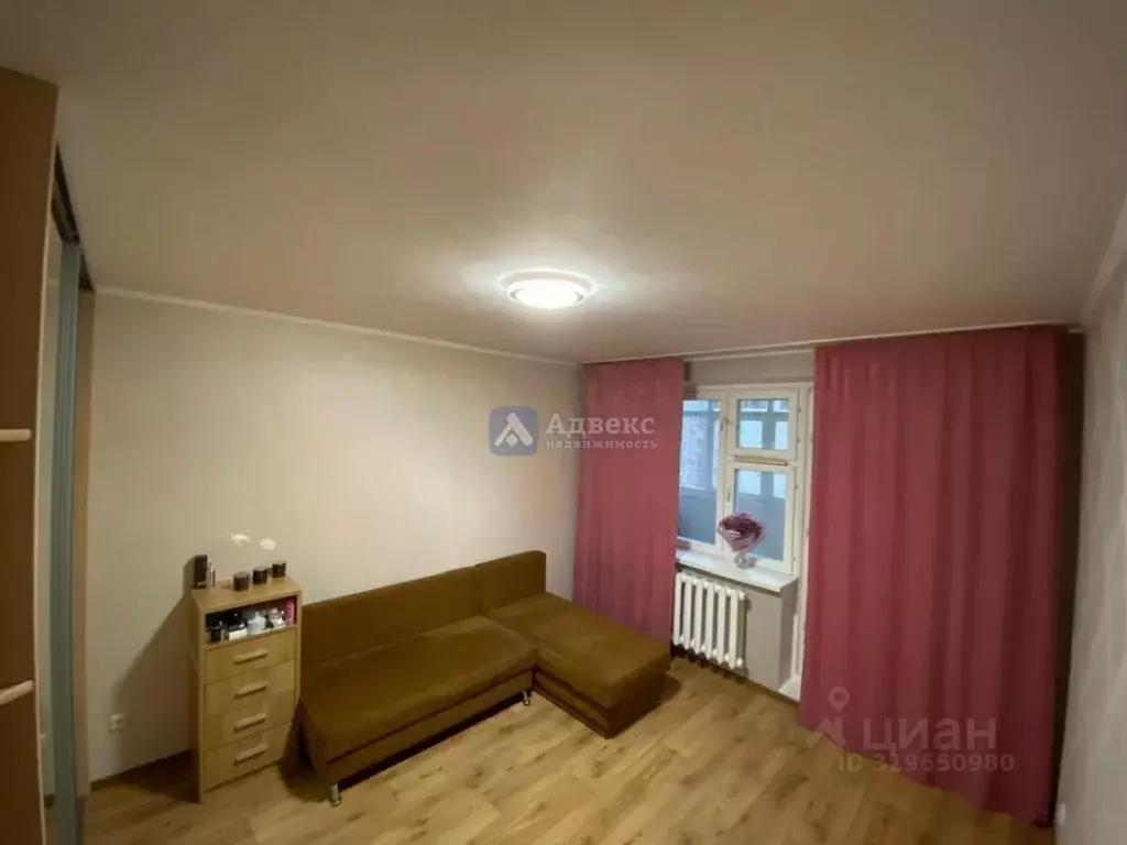 3-к кв. Тюменская область, Тюмень ул. Николая Семенова, 27к3 (90.1 м) - Фото 0