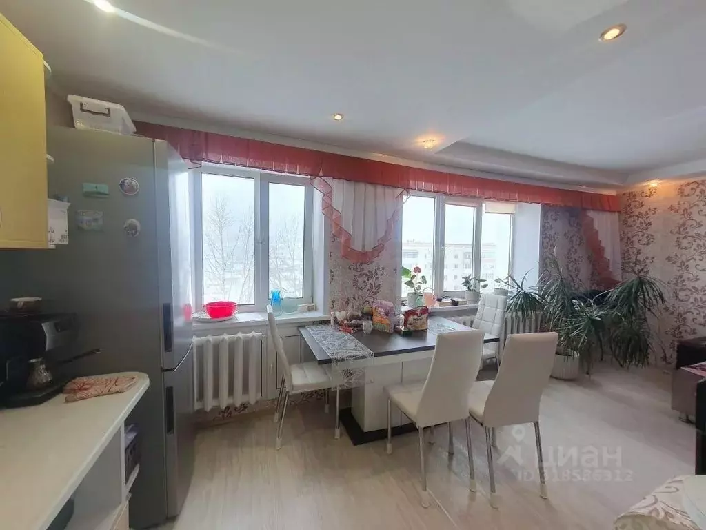 4-к кв. Свердловская область, Красноуфимск Озерная ул., 55 (78.4 м) - Фото 0