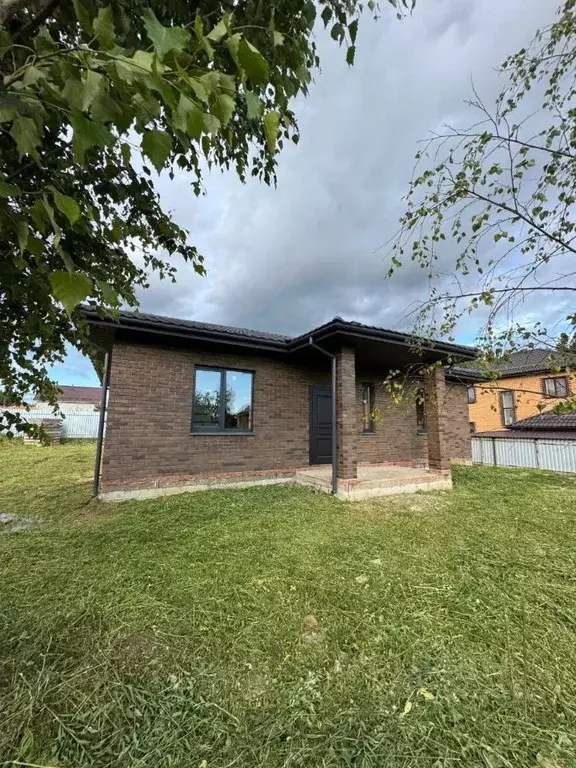 Дом в Калужская область, Калуга городской округ, д. Желыбино ул. ... - Фото 1