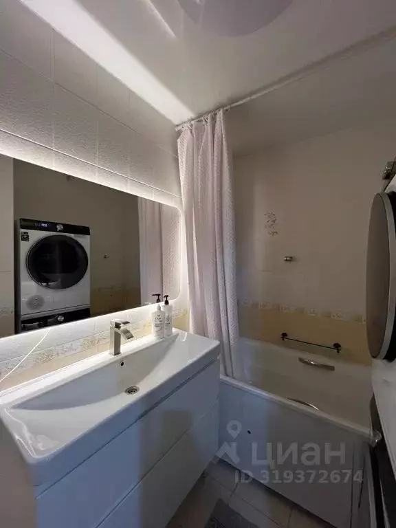 2-к кв. Кировская область, Киров ул. Воровского, 58а (60.0 м) - Фото 1