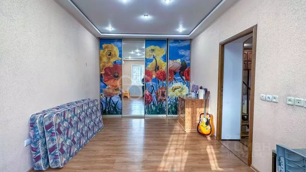 Дом в Волгоградская область, Волжский пос. Металлург-1, ул. ... - Фото 1