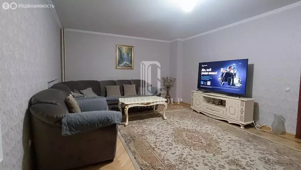 3-комнатная квартира: Махачкала, улица Гайдара Гаджиева, 14 (96 м) - Фото 0