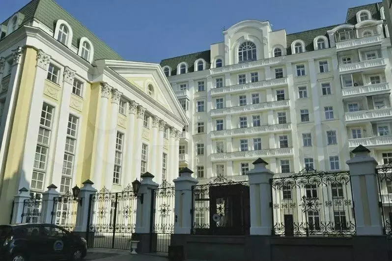 Аукцион: 4-к. квартира, 218,7 м, 2/9 эт. - Фото 1